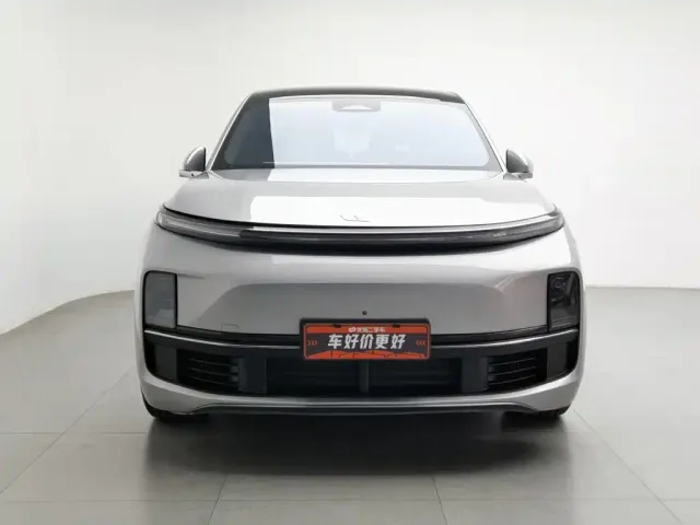 Li Auto L8 — Фото автомобиля 3