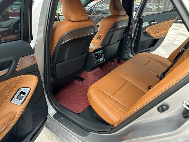 Toyota Avalon — Фото автомобиля 10