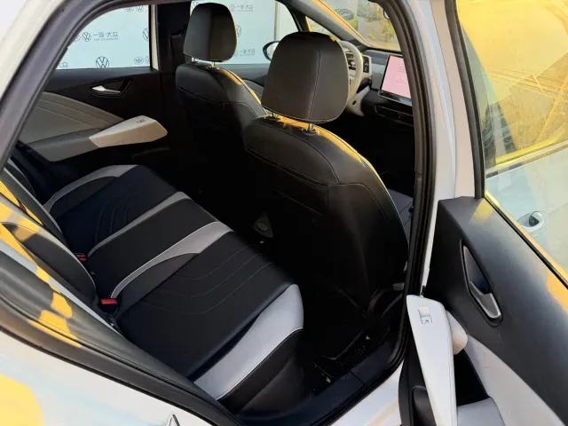 Volkswagen ID.3 — Фото автомобиля 12