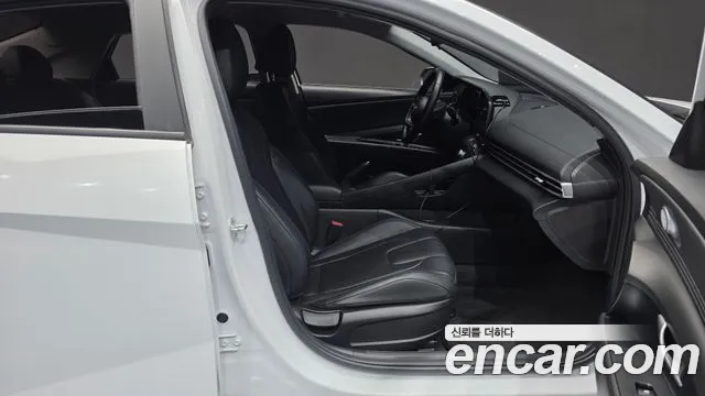 Hyundai Avante CN7 — Фото автомобиля 11