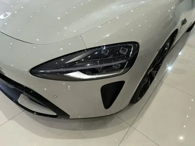 Xiaomi SU7 — Фото автомобиля 23