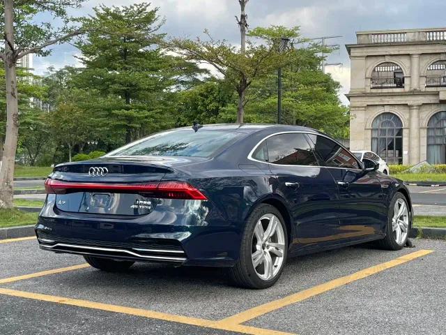 Audi A7L — Фото автомобиля 5
