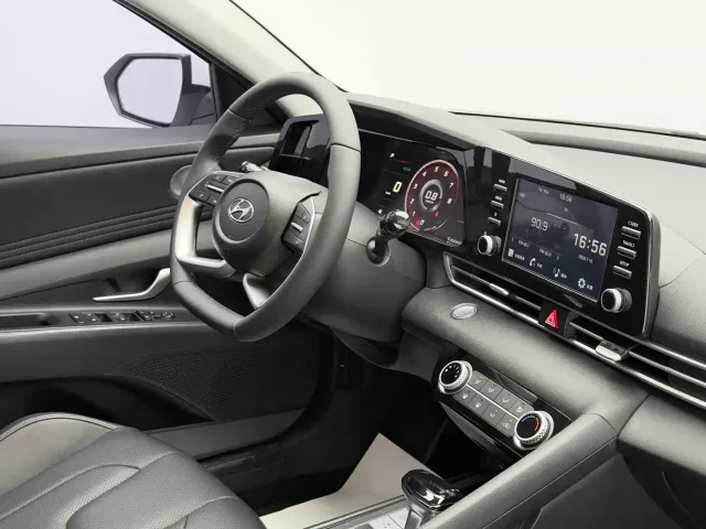 Hyundai Elantra — Фото автомобиля 16
