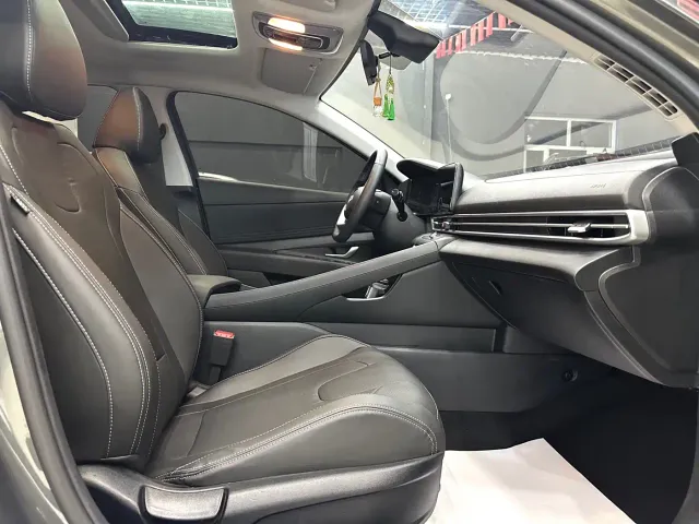 Hyundai Elantra — Фото автомобиля 10