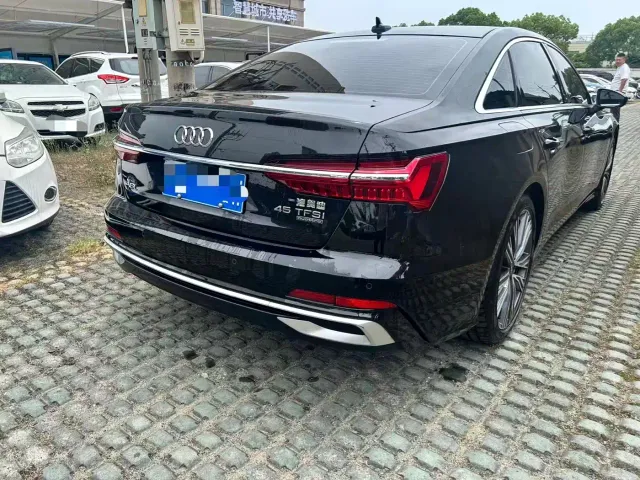 Audi A6L — Фото автомобиля 4