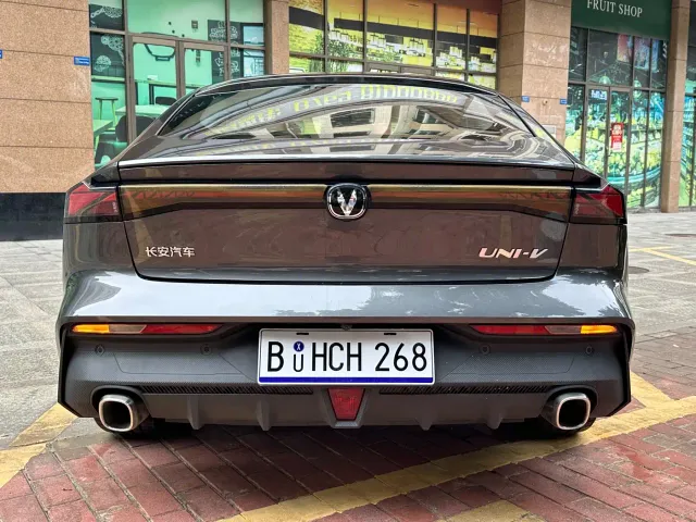 Changan UNI-V — Фото автомобиля 5