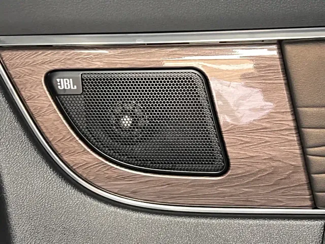Toyota Vellfire — Фото автомобиля 30