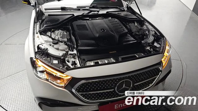 Mercedes-Benz E-Class — Фото автомобиля 6