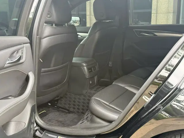 Cadillac CT5 — Фото автомобиля 8