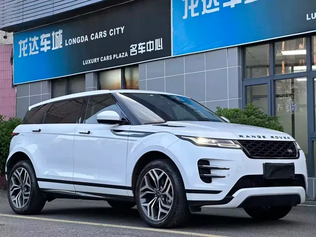 Land Rover Range Rover Evoque New Energy 2022 Range Rover Evoque L P300e Plug-in Hybrid — Фото автомобиля 3