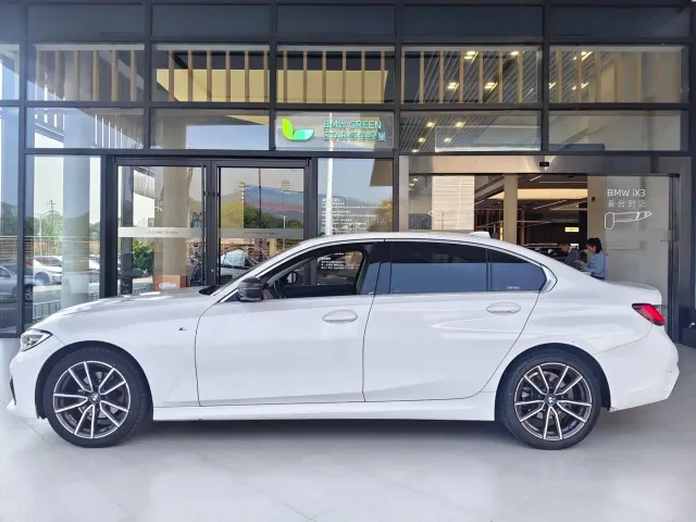 BMW 3 Series — Фото автомобиля 2