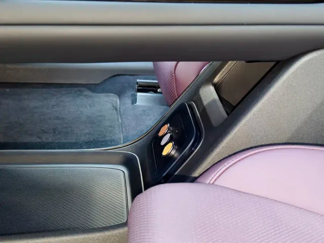 Xiaomi SU7 — Фото автомобиля 12