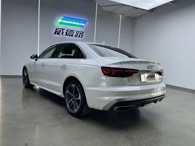 Audi A4L — Фото автомобиля 3