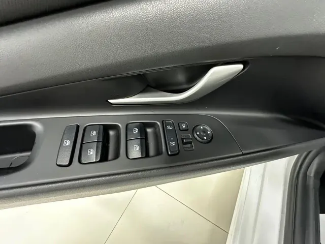 Hyundai Elantra — Фото автомобиля 13