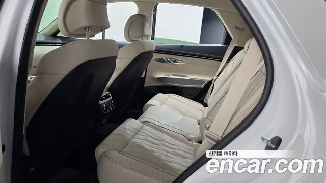 Genesis GV70 — Фото автомобиля 17
