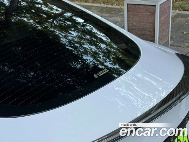 Tesla Model S — Фото автомобиля 11