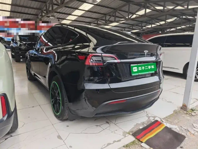 Tesla Model Y — Фото автомобиля 4