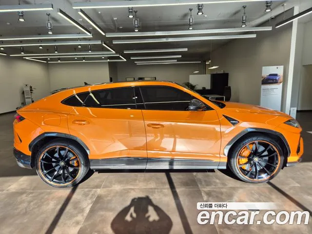 Lamborghini Urus — Фото автомобиля 8