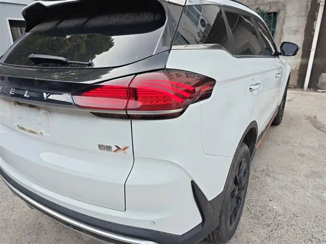 Geely Boyue — Фото автомобиля 7