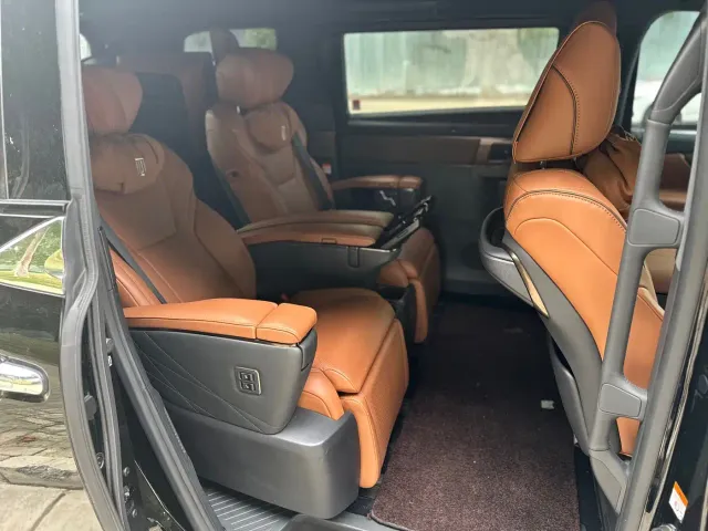 Toyota Vellfire — Фото автомобиля 6