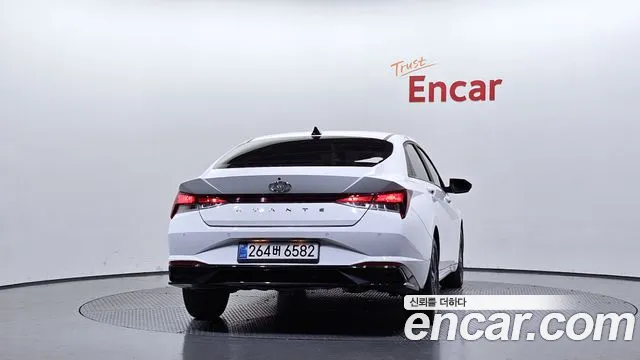 Hyundai Avante CN7 — Фото автомобиля 4