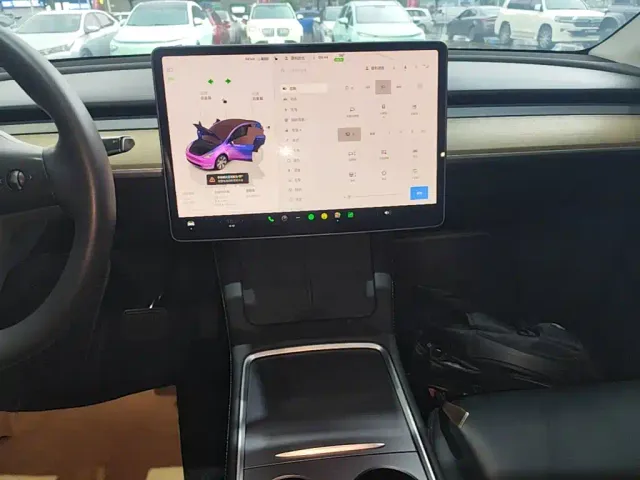 Tesla Model Y — Фото автомобиля 8