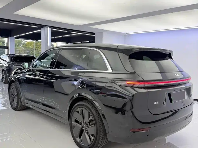 Li Auto L7 — Фото автомобиля 6