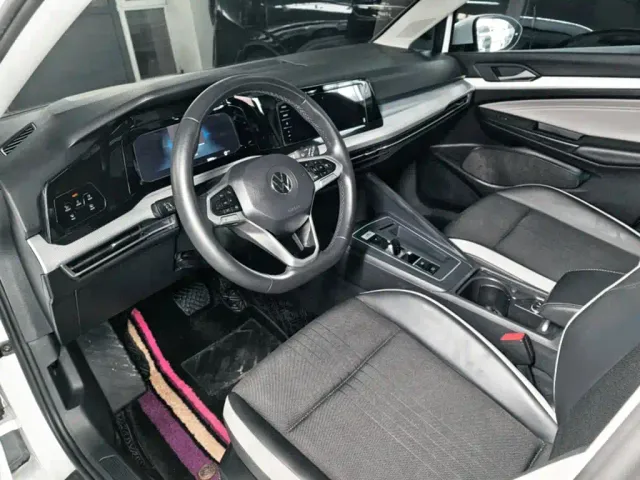 Volkswagen Golf — Фото автомобиля 15