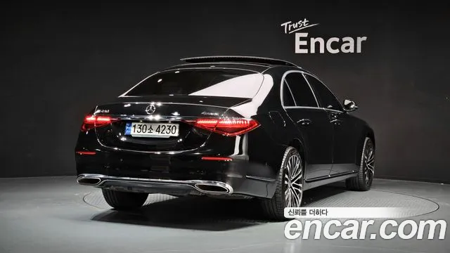 Mercedes-Benz S-Class — Фото автомобиля 2