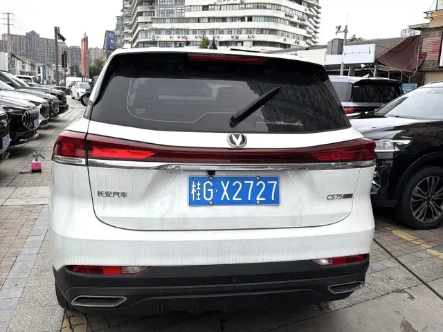 Changan CS75 — Фото автомобиля 7