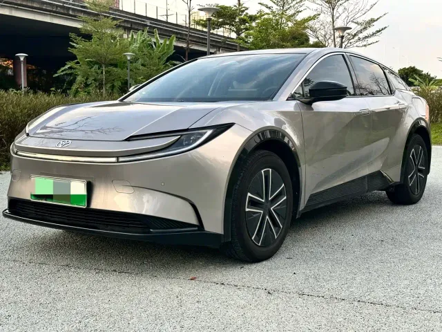 Фотография автомобиля — Toyota bZ5