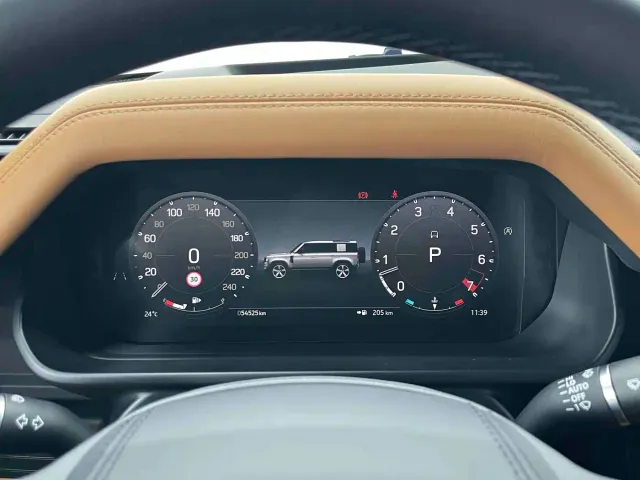 Land Rover Defender — Фото автомобиля 6