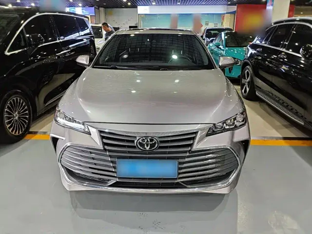 Toyota Avalon — Фото автомобиля 2