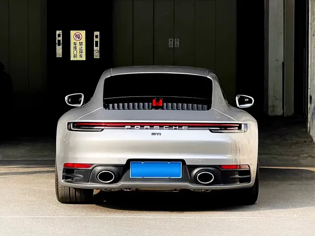 Porsche 911 — Фото автомобиля 6