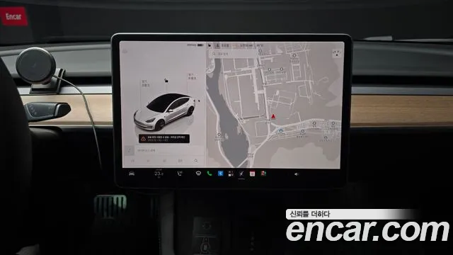 Tesla Model 3 — Фото автомобиля 13