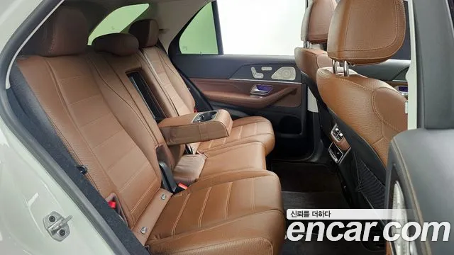 Mercedes-Benz GLE-Class — Фото автомобиля 12