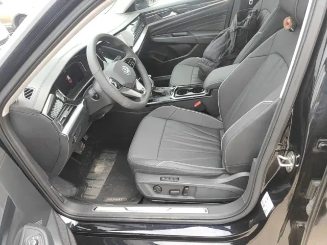 Volkswagen Passat — Фото автомобиля 14