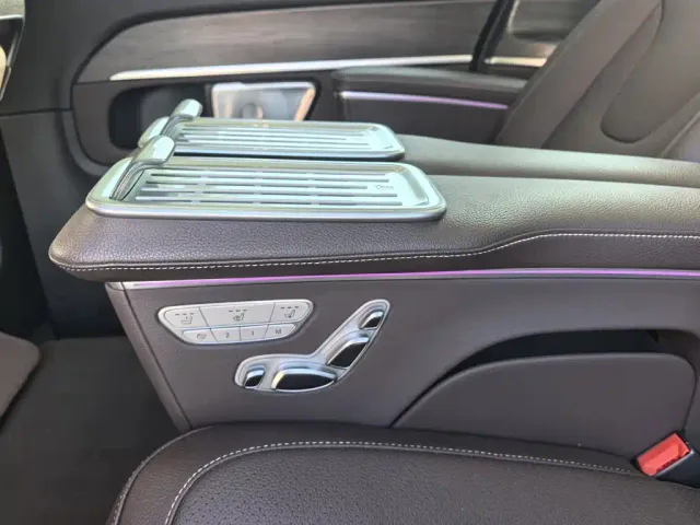 Mercedes-Benz V-Class — Фото автомобиля 24
