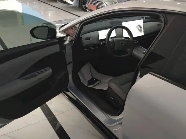 Nissan N7 — Фото автомобиля 15