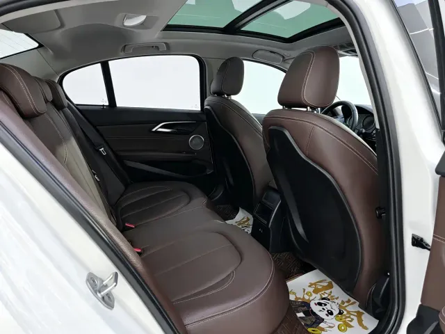 BMW 1 Series — Фото автомобиля 16