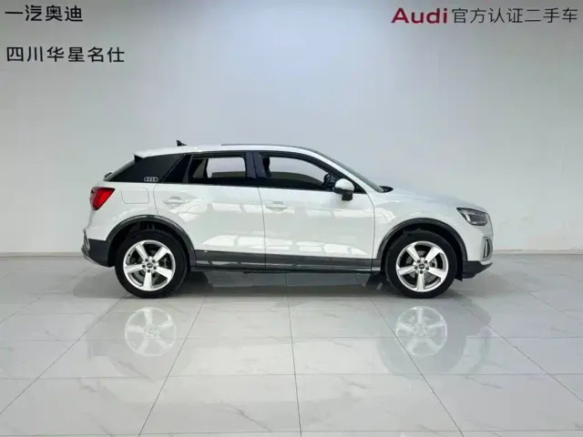 Audi Q2L — Фото автомобиля 3