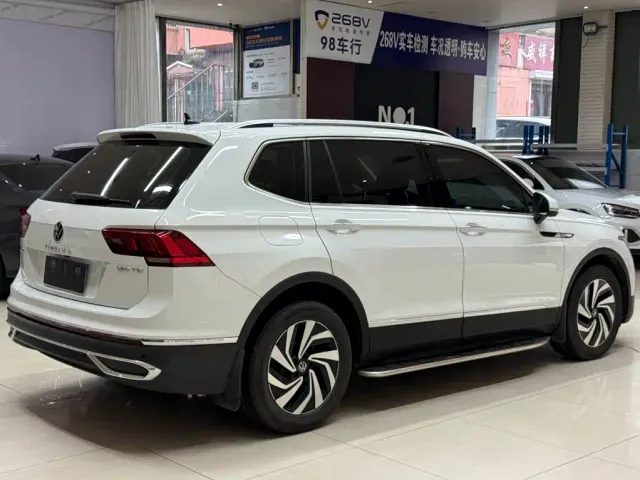 Volkswagen Tiguan L — Фото автомобиля 4
