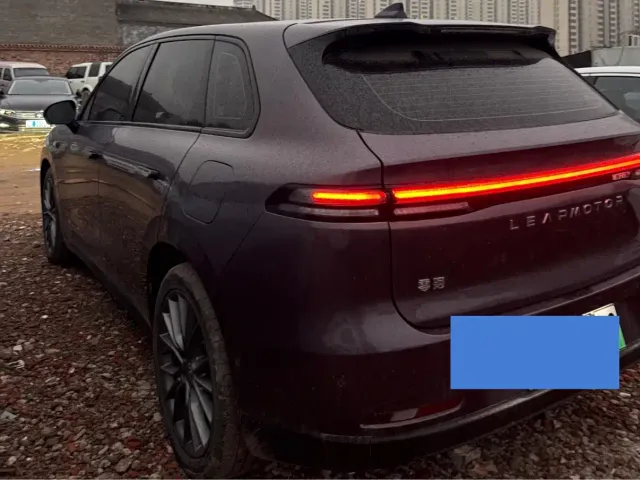Leapmotor C10 — Фото автомобиля 7