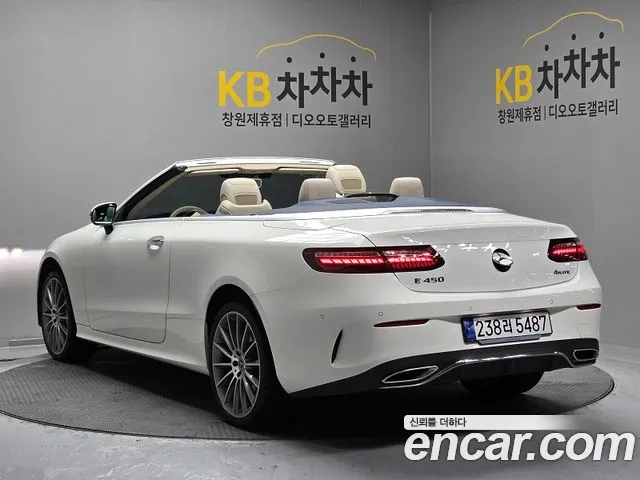 Mercedes-Benz E-Class — Фото автомобиля 2