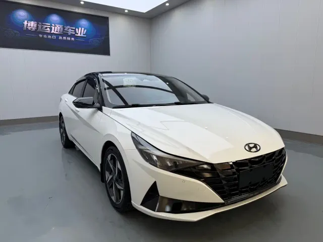 Hyundai Elantra — Фото автомобиля 3