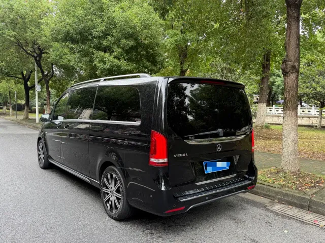 Mercedes-Benz V-Class — Фото автомобиля 27