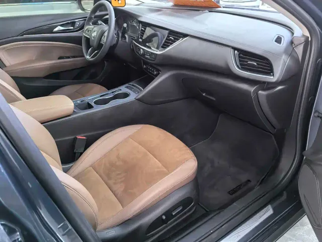 Buick Regal — Фото автомобиля 12