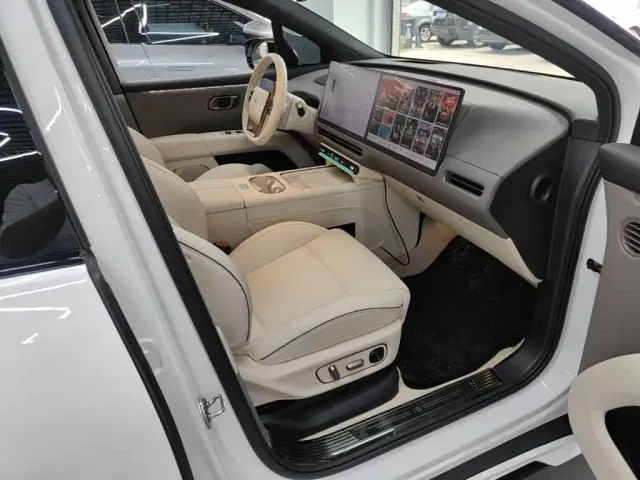 Li Auto i6 — Фото автомобиля 24