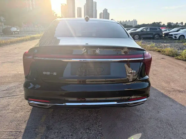 Hongqi H5 — Фото автомобиля 5