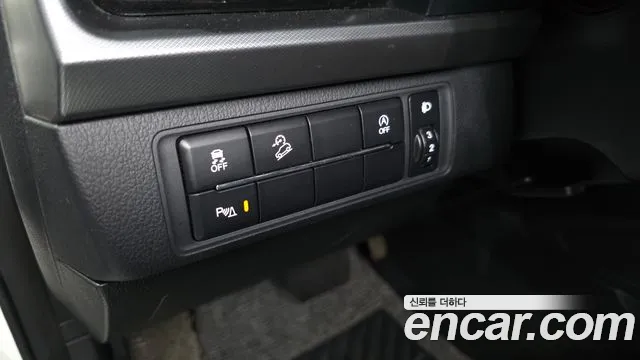 KG_Mobility_Ssangyong Rexton Новый Rexton Sport Khan Дизель 2.2 4WD — Фото автомобиля 26
